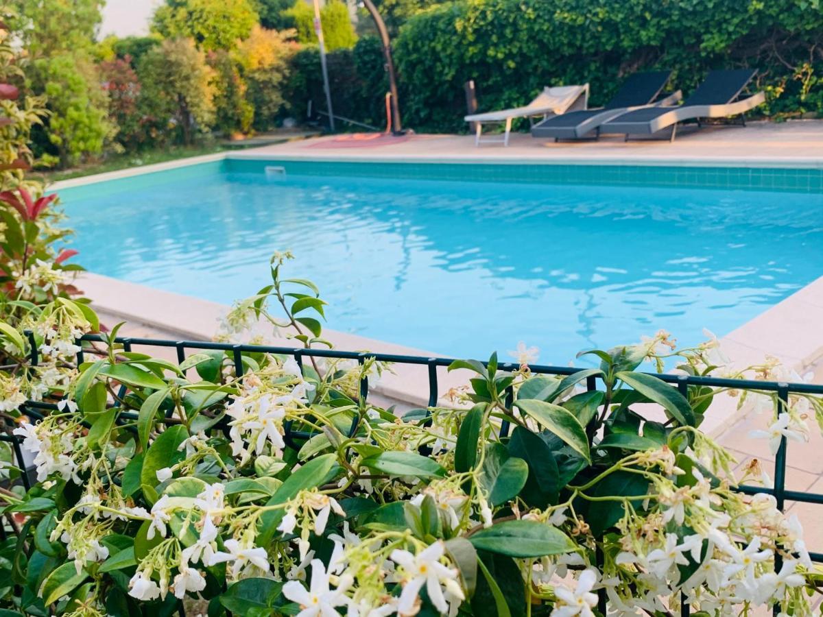 Charming Attic Apartment With Balcony & Swimming Pool Desenzano del Garda Exterior foto